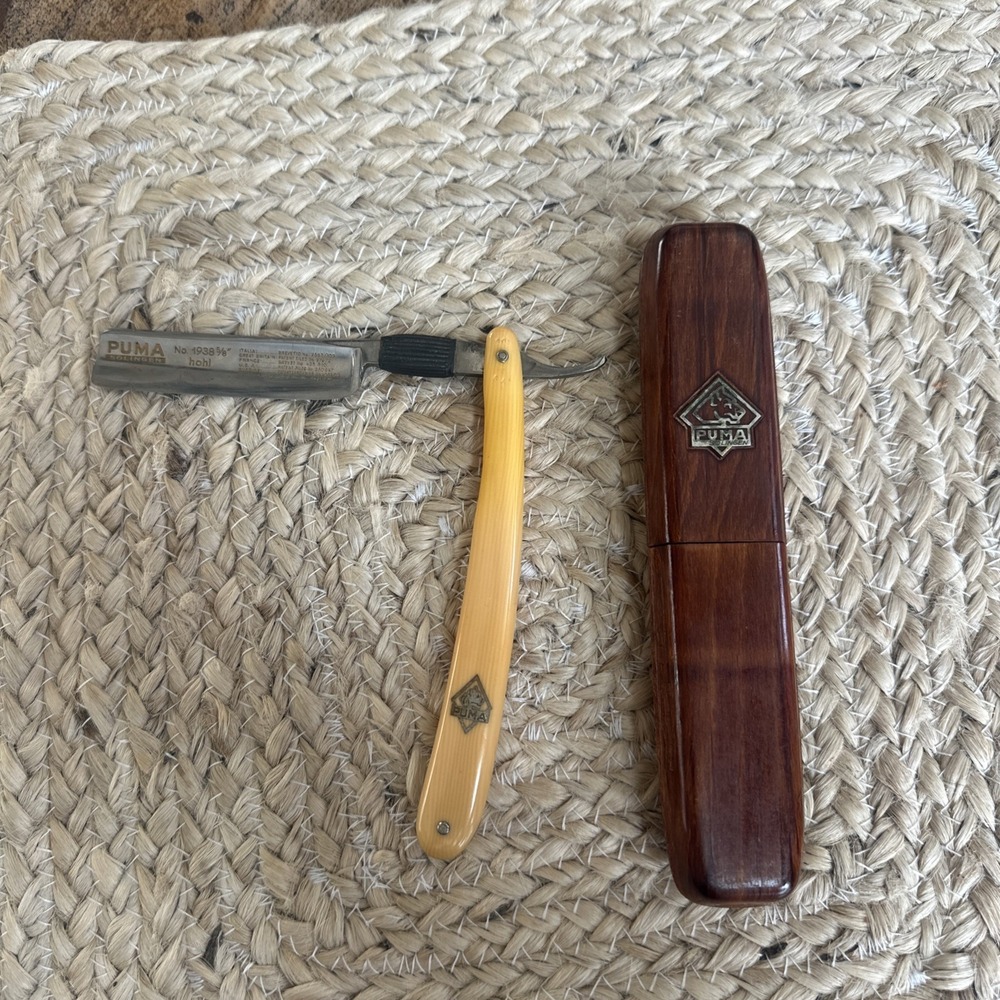 Vintage Solingen Puma 1938 5/8‎  Straight Razor Germany & Case